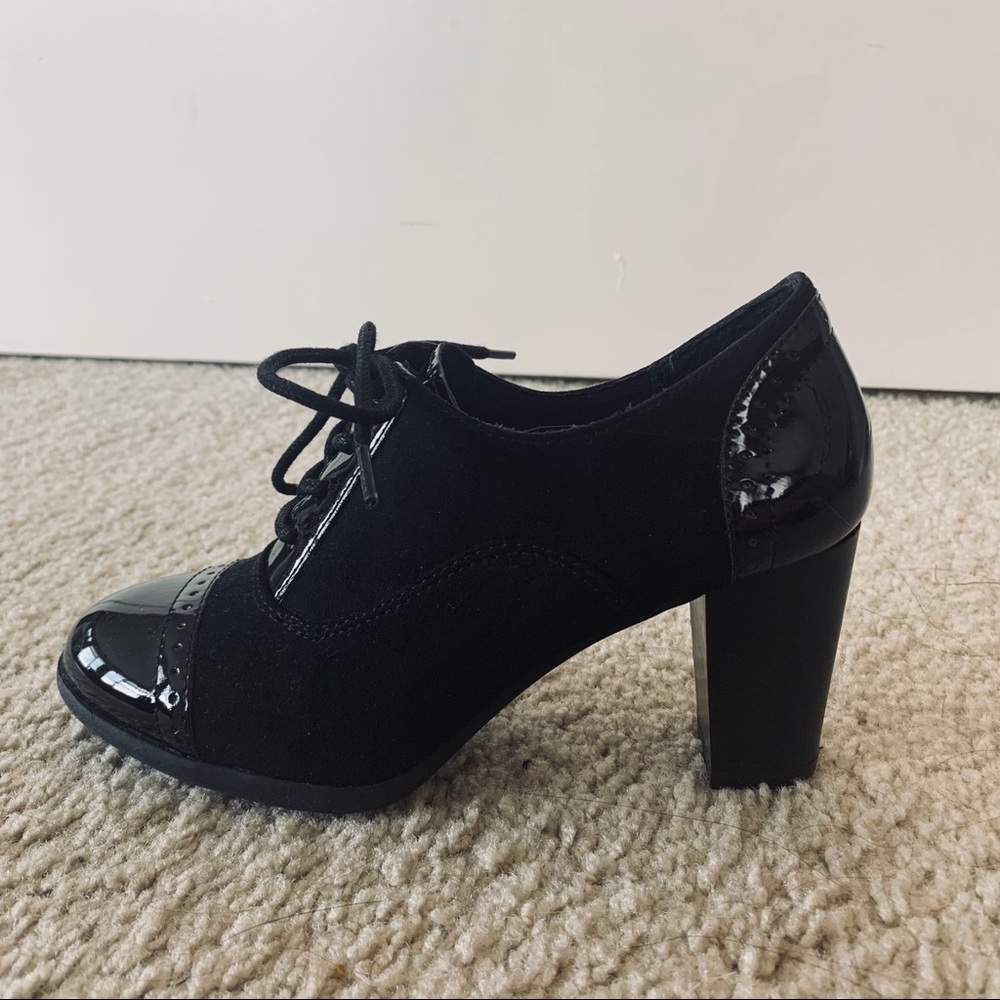 NWT Dexflex Comfort Kara Oxford Lace Up Pump